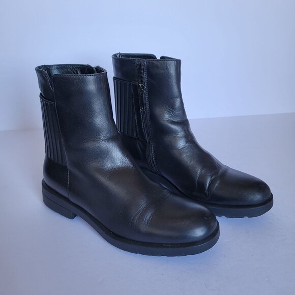Aquatalia Women's Leather Ankle Boots With Ribbed Elastic Panel. Size 7-7.5 - Picture 1 of 8